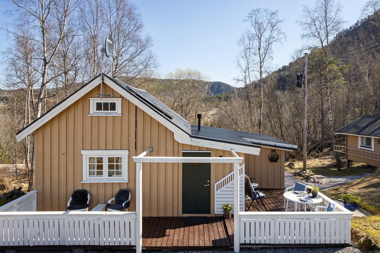Velkommen til en hyggelig hytte med en fin belligenhet i naturskjønne omgivelser. Galleribilde