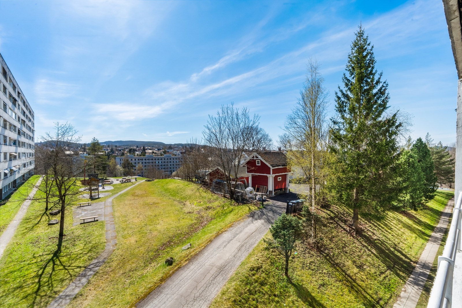 Fra balkongen har du hyggelig utsyn over nærområdet Galleribilde
