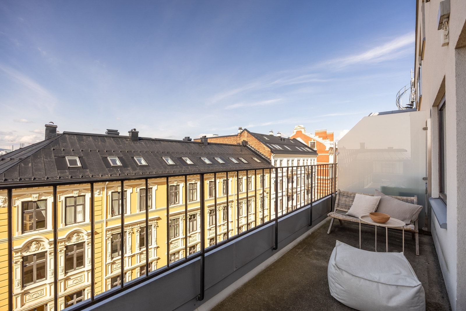 Her bor man skjermet samt unikt med en slik uteplass midt på St. Hanshaugen. Galleribilde