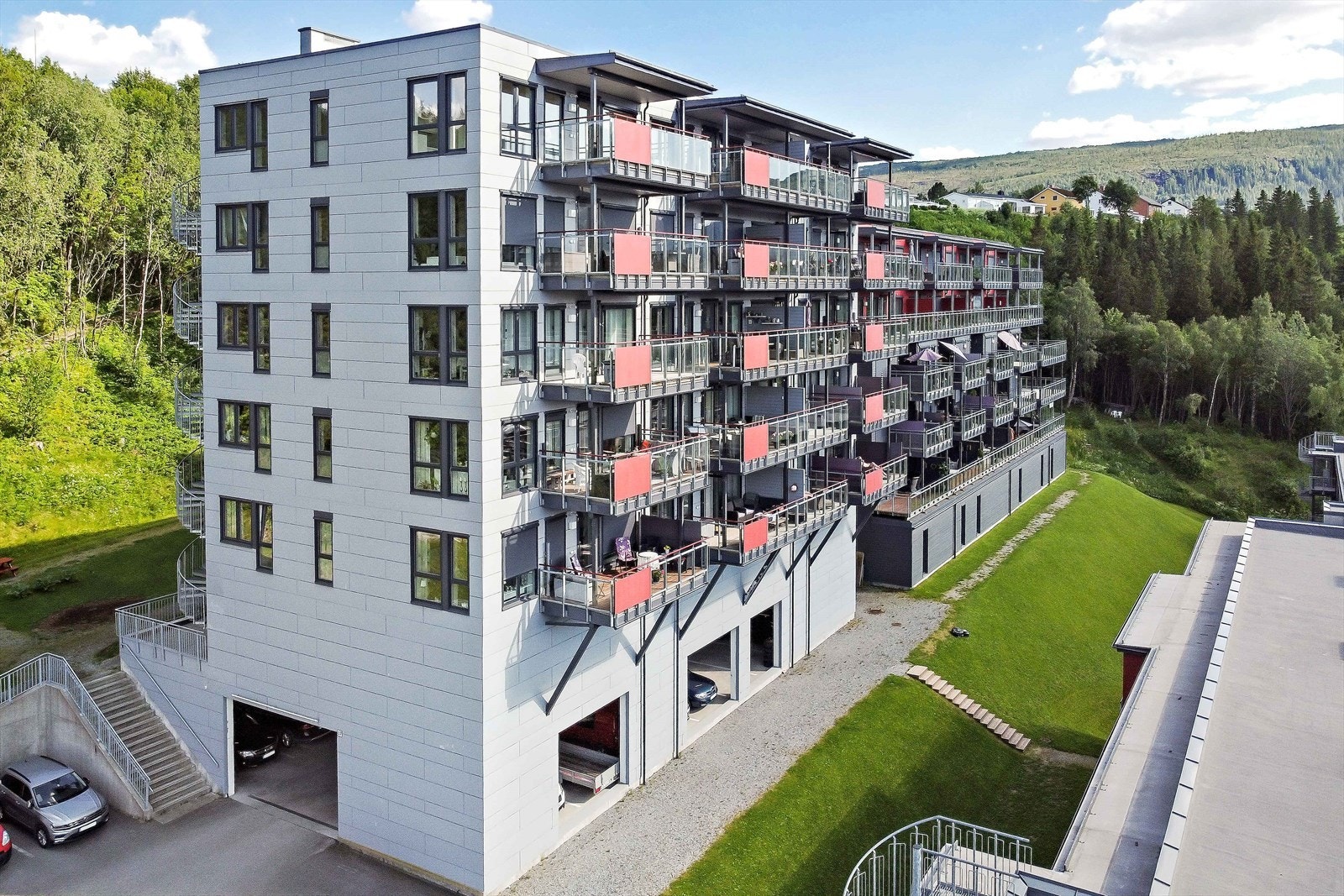 Leiligheten ligger i Lyngheimåsen med kort avstand til sentrum og alle dets fasiliteter. Galleribilde