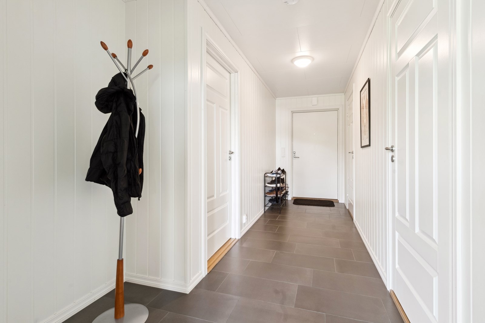 Gangen er lys og ønsker deg velkommen! Galleribilde