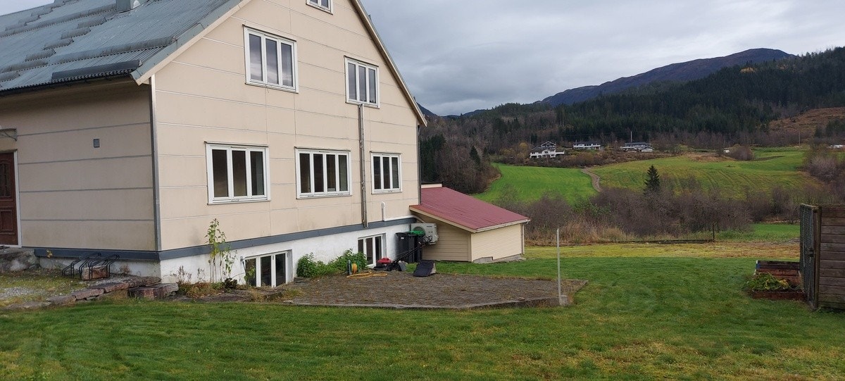 Fasade/terrasse mot vest Galleribilde