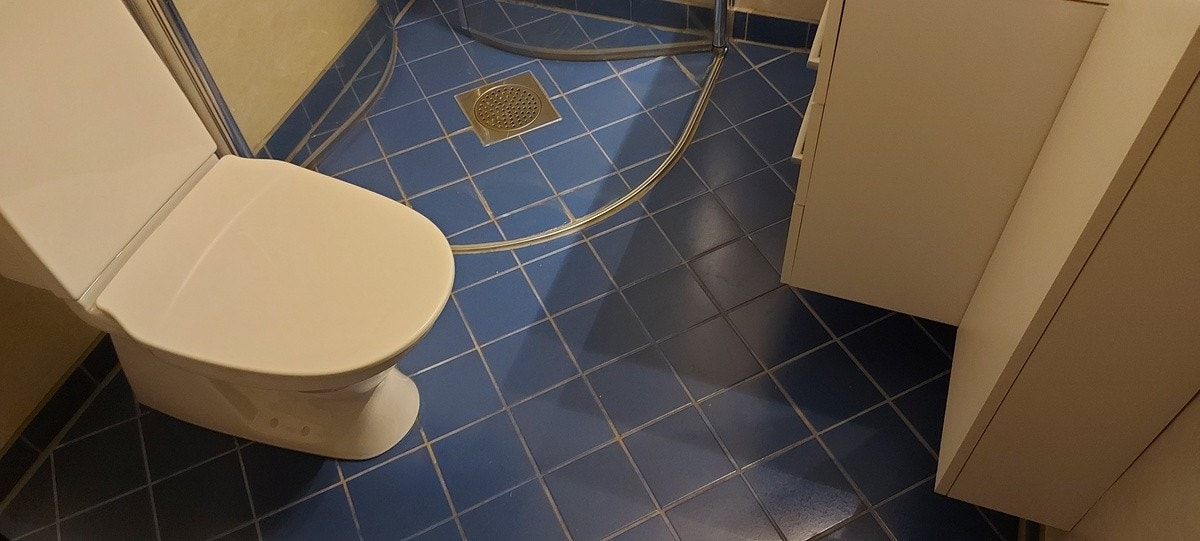 Dusj/WC/vask i 1.etg. Galleribilde