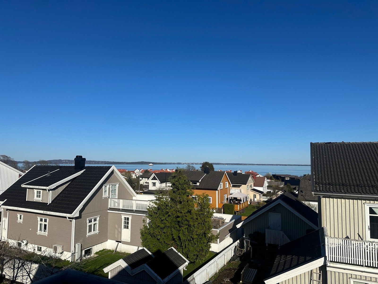Her ser vi ferjetrafikken over til Moss. Galleribilde