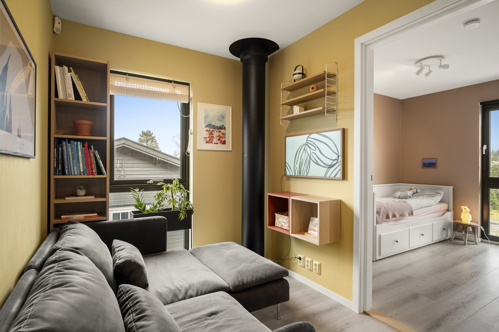 Loftstuen egner seg godt som TV-stue, lekerom eller hjemmekontor. Galleribilde