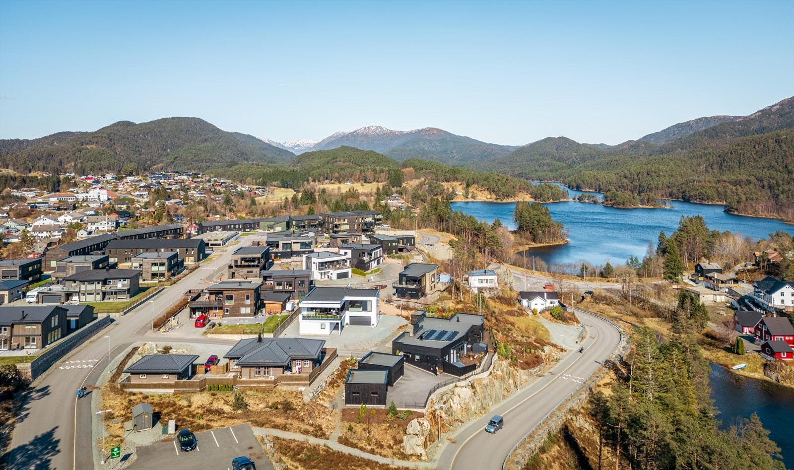 Drone / oversiktsbilde - idylliske omgivelser på Søfteland! Galleribilde