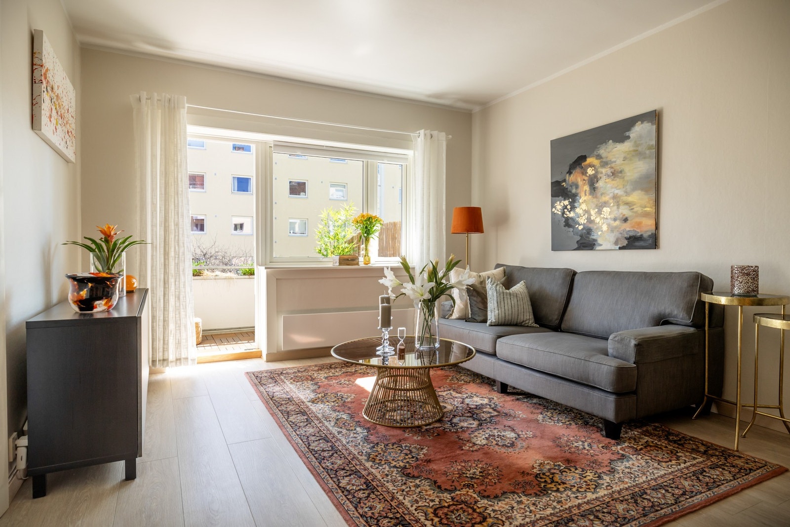 Leiligheten er gjennomgående, og fremstår meget hyggelig Galleribilde
