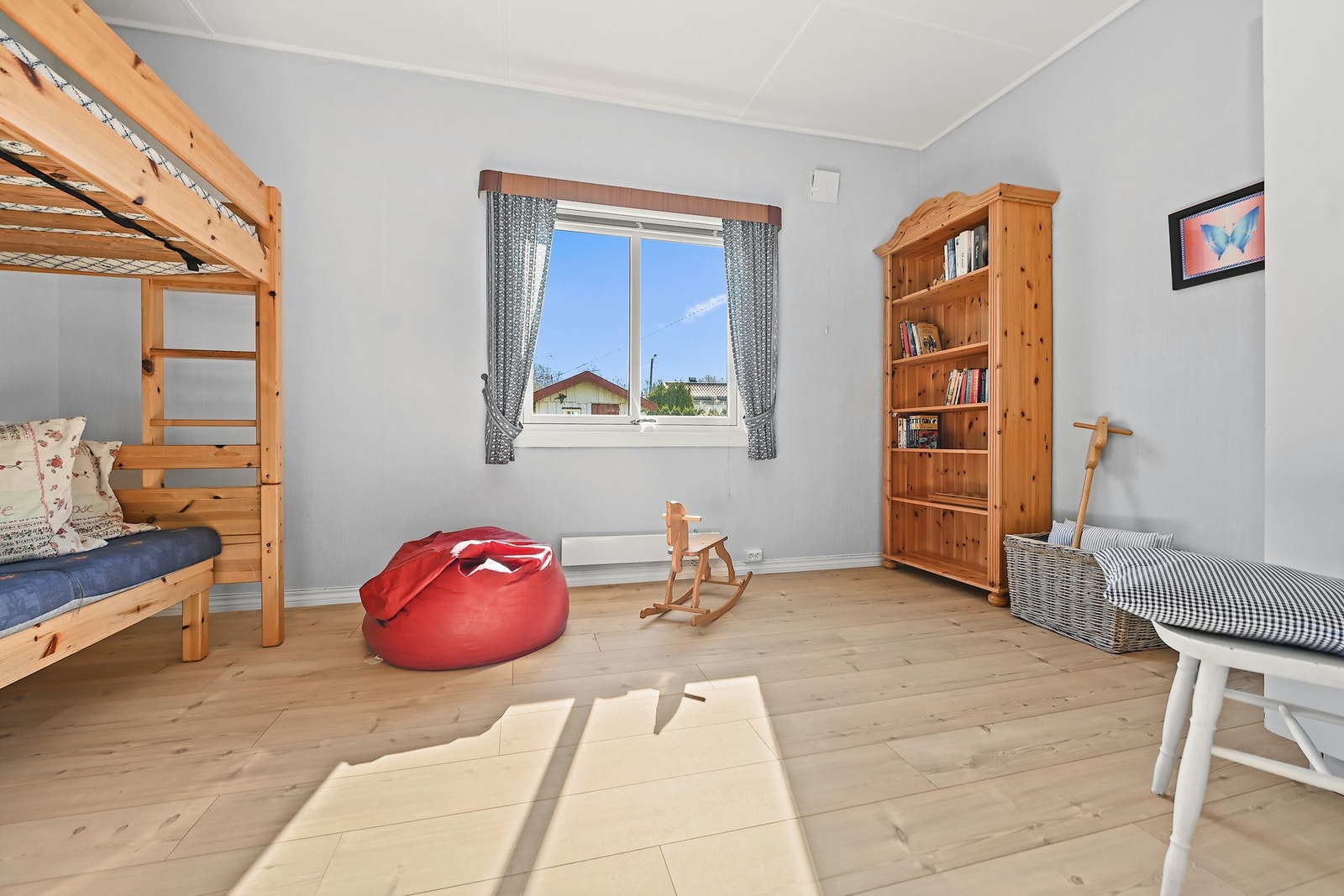 Hytta har to romslige soverom. Galleribilde