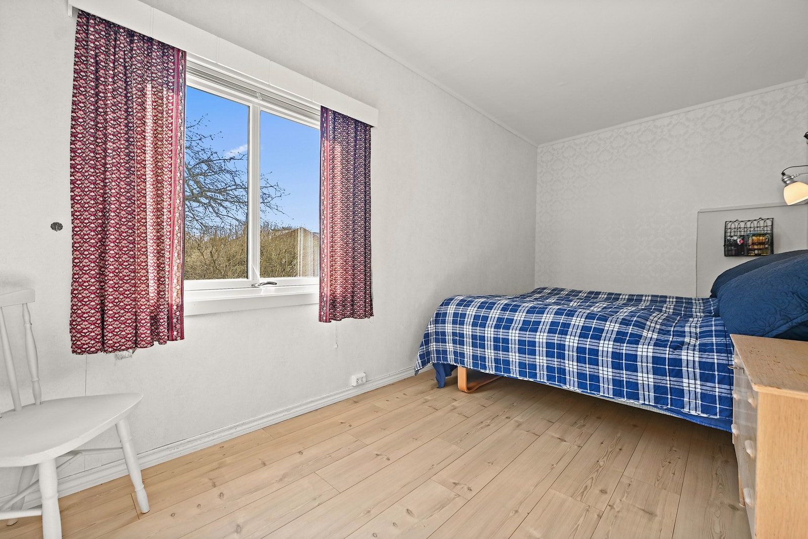 Begge soverommene er holdt i lyse farger. Galleribilde