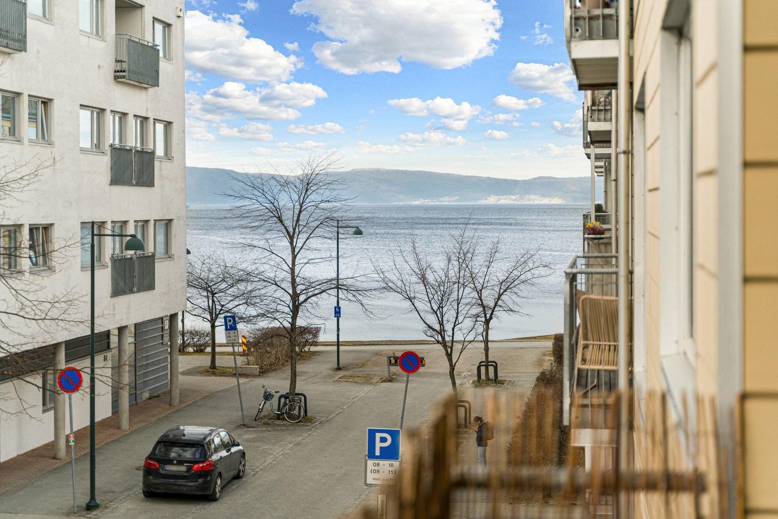 Flott sjøgløtt fra balkongen. Galleribilde