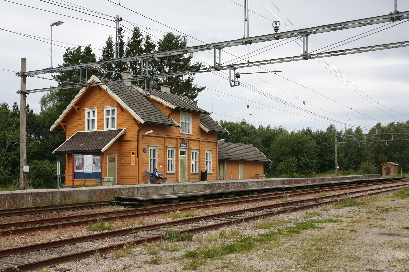 Kråkstad Stasjon - Kun 1km fra boligen. Galleribilde