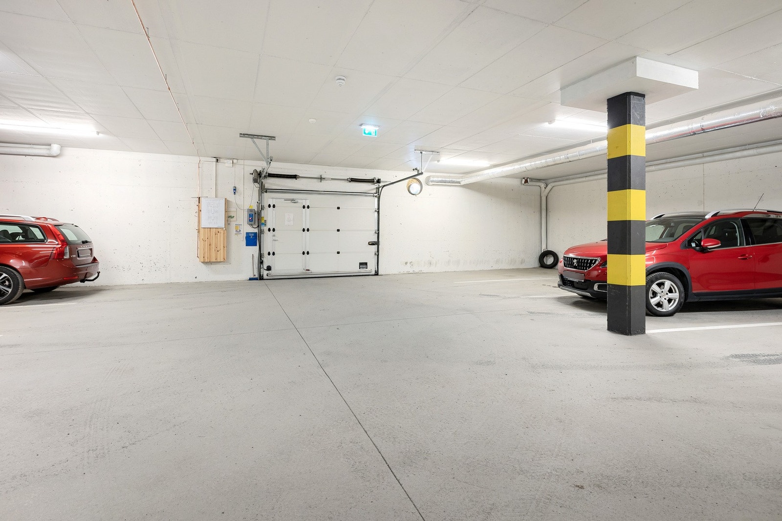 Leiligheten disponerer én biloppstillingsplass i felles garasjekjeller (leies av sameiet) Galleribilde
