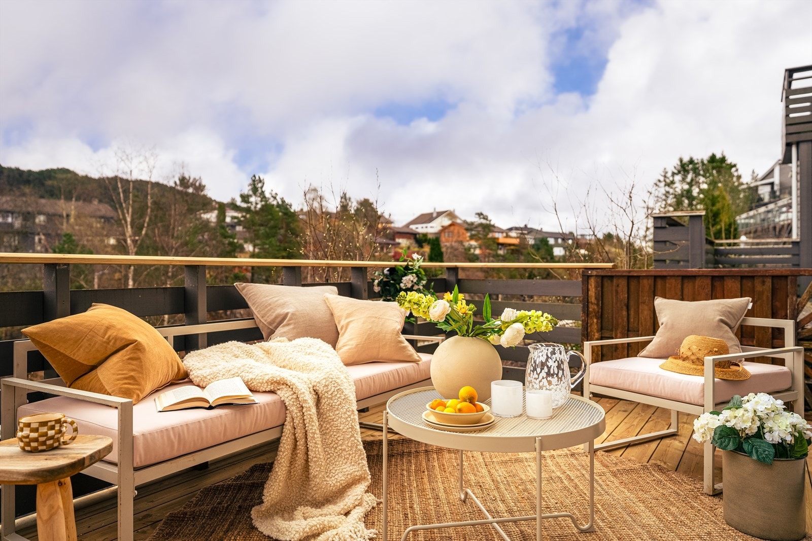 Romslig terrasse på 14,7 kvadratmeter. Galleribilde