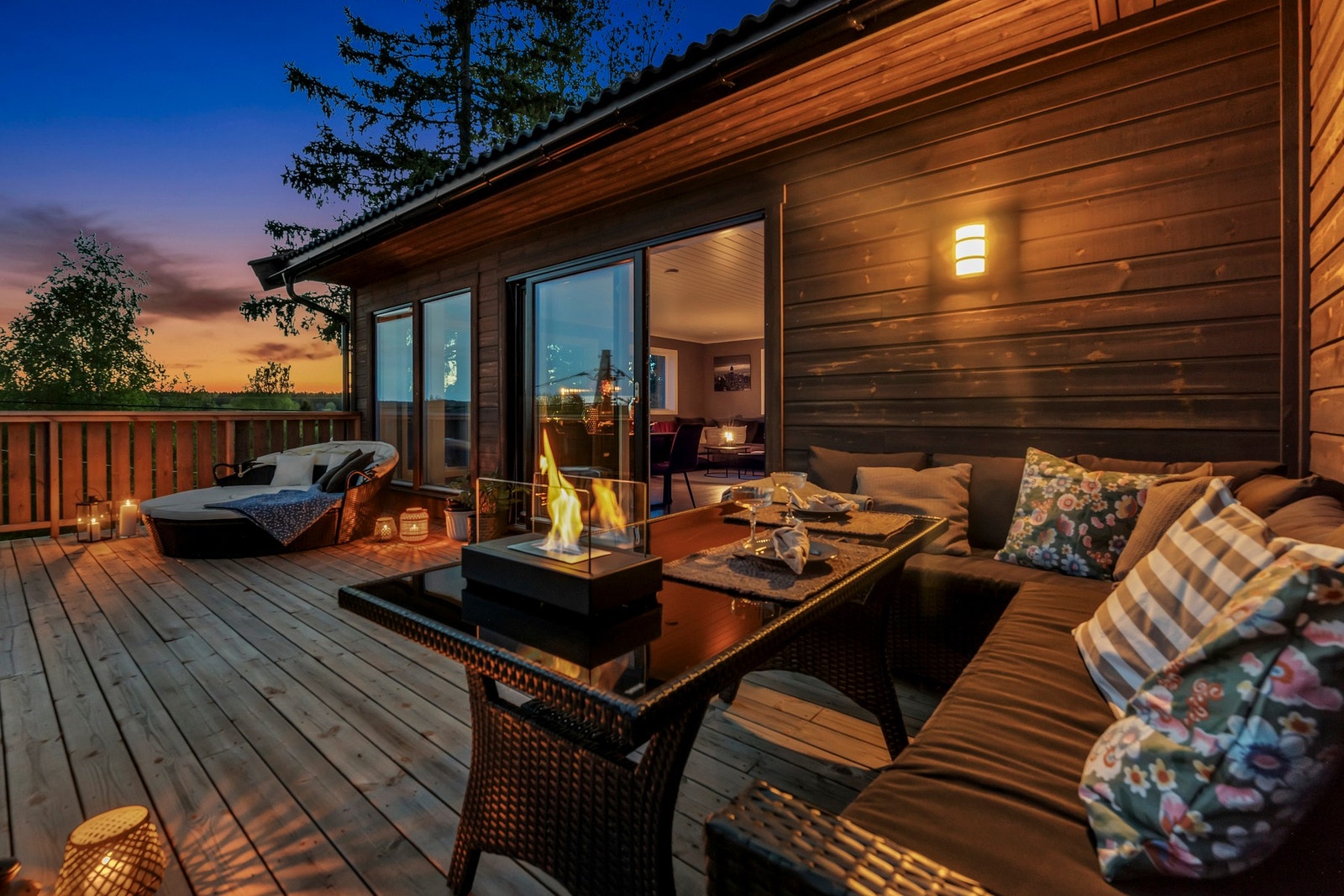 På terassen har man god plass til grill, lounge, spisegruppe mm Galleribilde