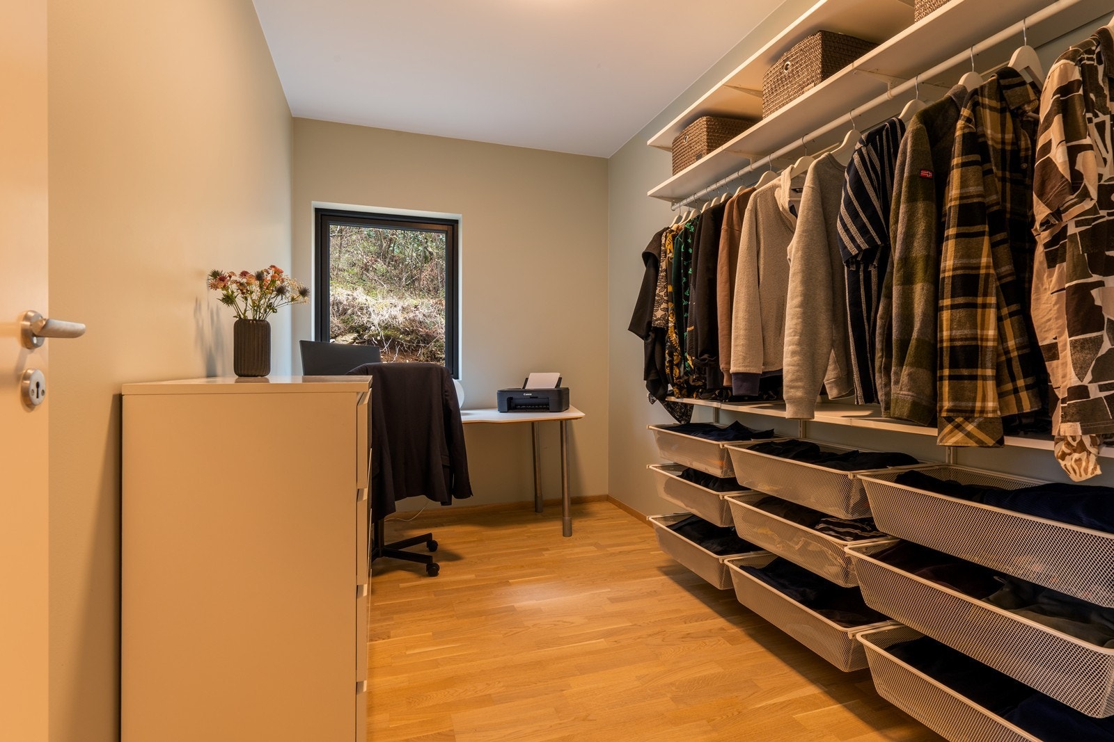 Soverom nr 3 blir i dag brukt som kontor og garderoberom. Galleribilde