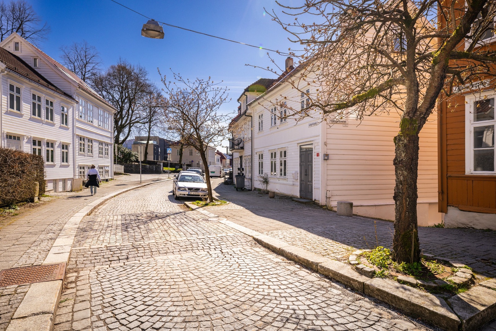 Velkommen til en av Bergens mest attraktive boligadresser - midt i hjertet av Sandviken! Området gir deg den perfekte kombinasjonen av byliv og ro - med alt du trenger rett utenfor døren. Galleribilde