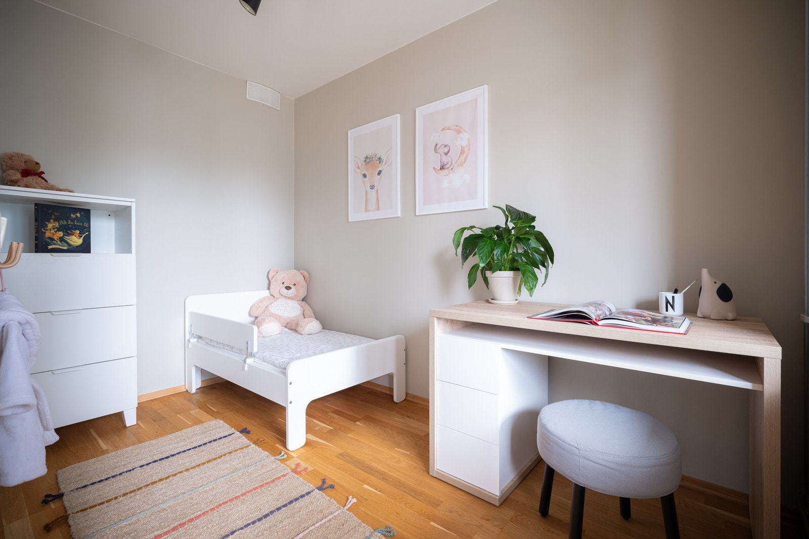 Rommet er perfekt som barnerom, gjesterom eller kontor - alt etter ønske og behov. Galleribilde
