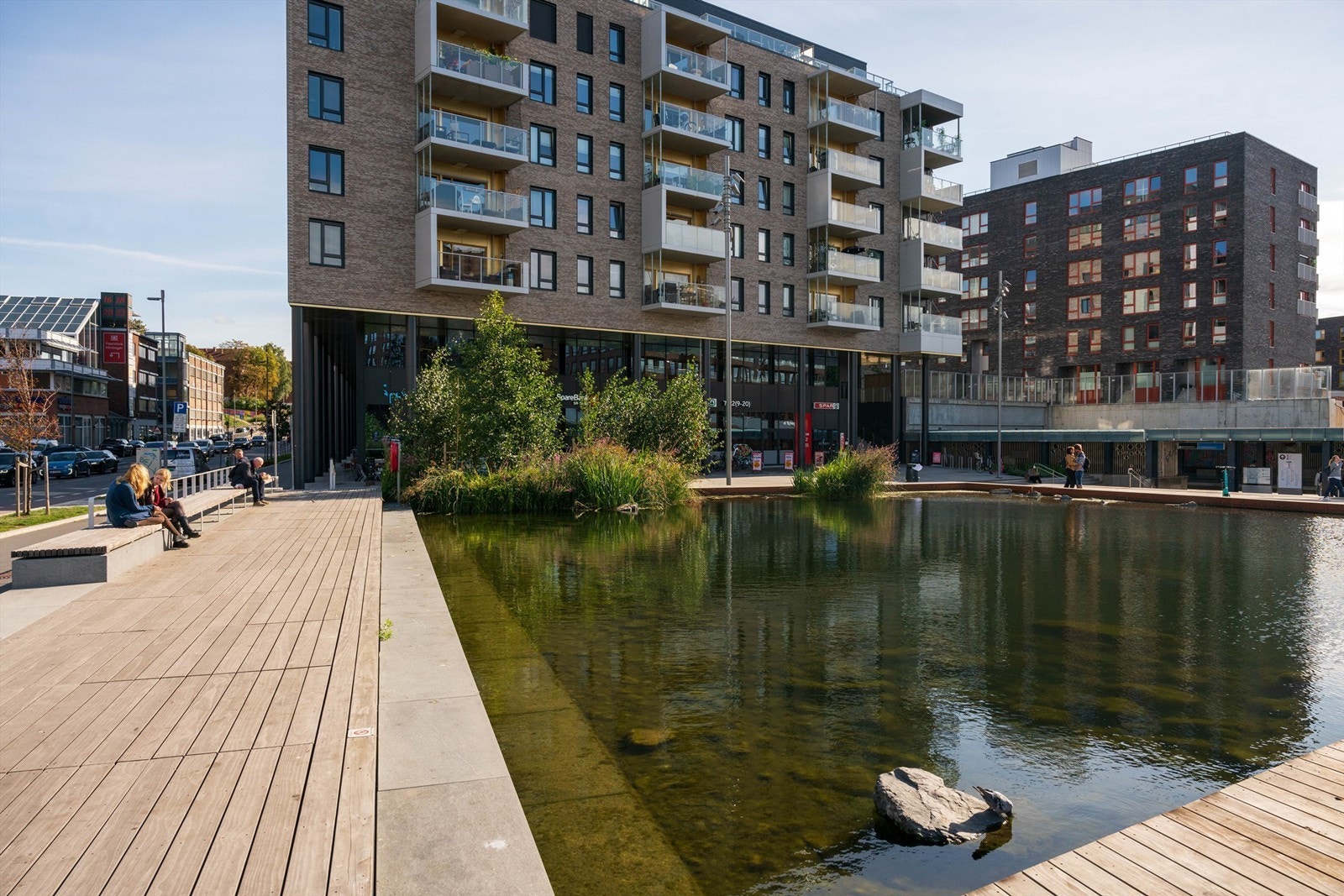 Nabolaget | Vannspeilet på Ensjø Torg. Galleribilde