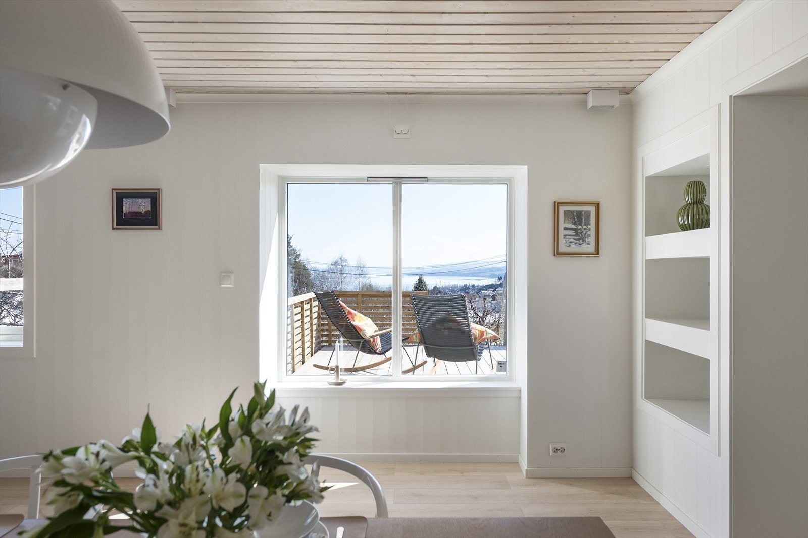 Mjøsutsikt fra spisestuen Galleribilde