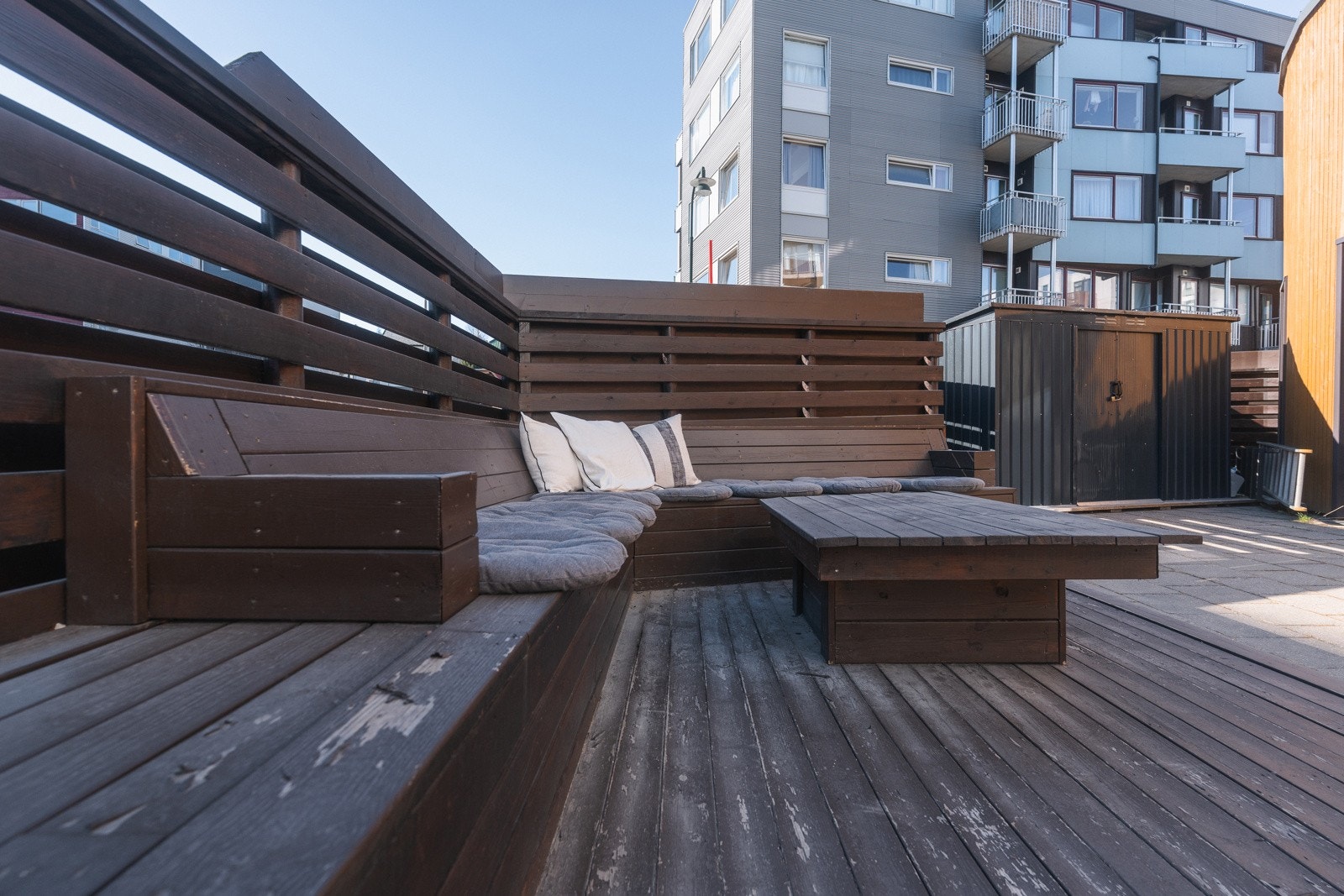 Rikelig med plass til sittegrupper Galleribilde