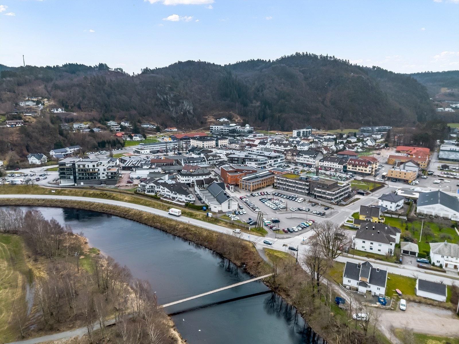 Meget sentralt beliggende leilighet med kort avstand til alle byens fasiliteter. Galleribilde