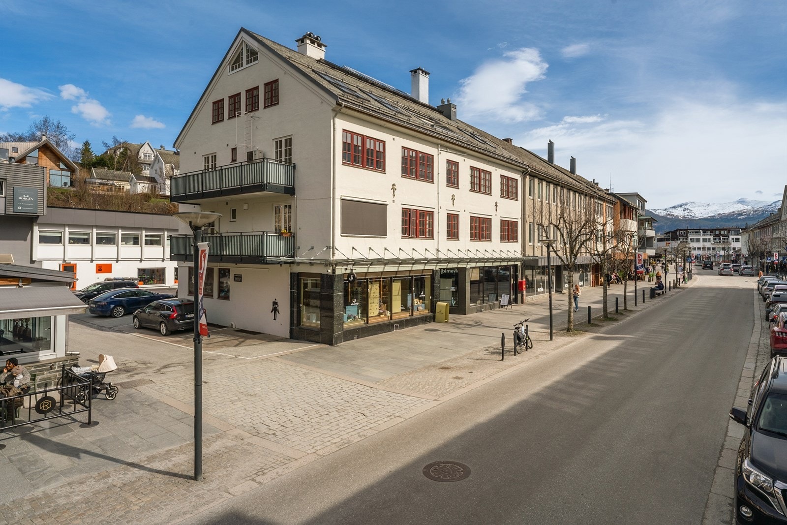 Leiligheten har en sentral beliggenhet midt i sentrum av Voss. Galleribilde