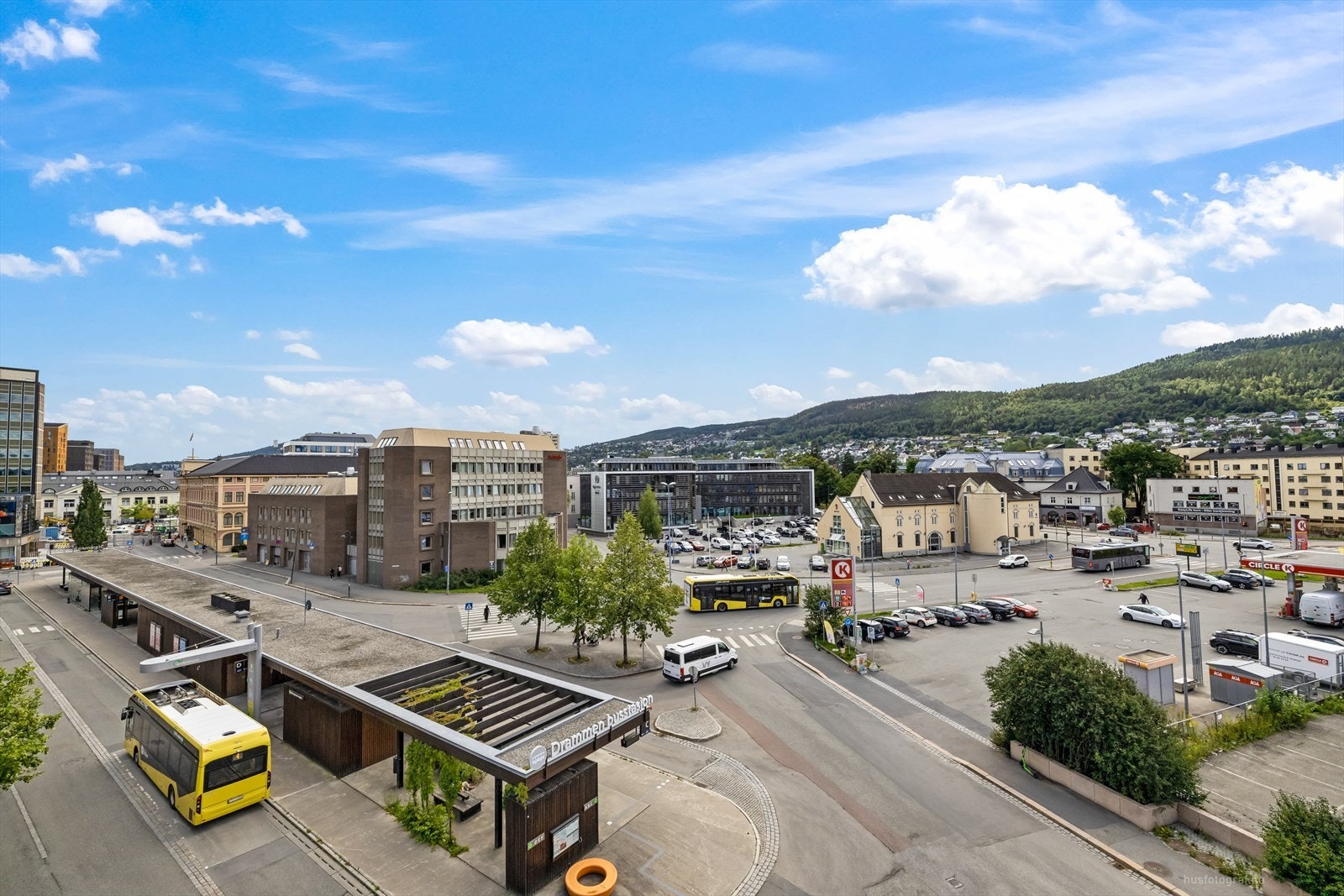 Utsikt, leiligheten ligger rett ved drammen busstasjon og togstasjon. Galleribilde