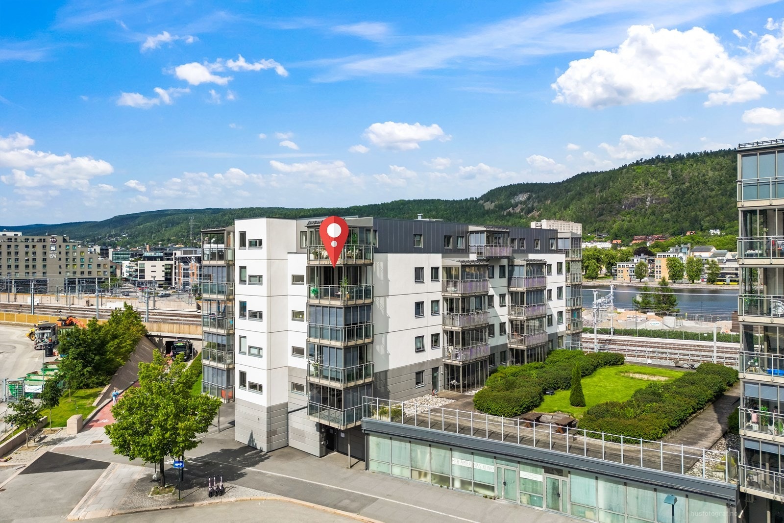 Attraktivt beliggende leilighet i 5. etasje med god standard og sentral beliggenhet ved Strømsø Torg i Drammen Galleribilde