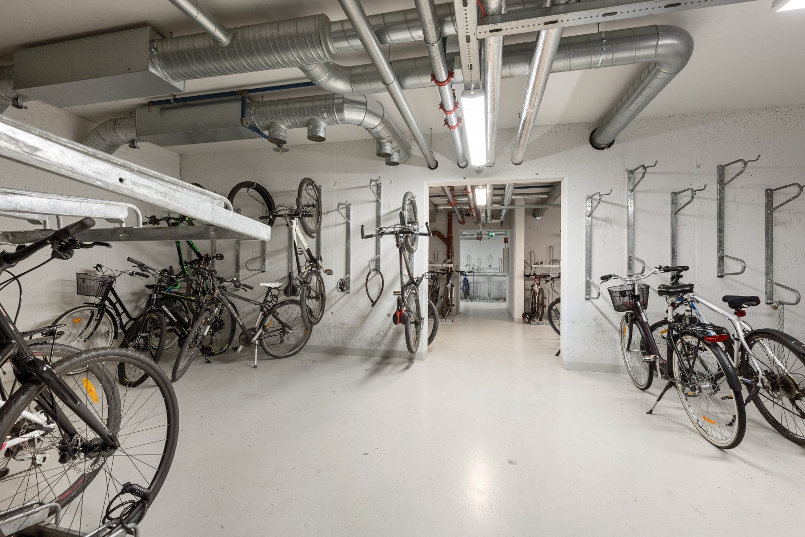 Felles sykkelparkering for sameiet. Galleribilde