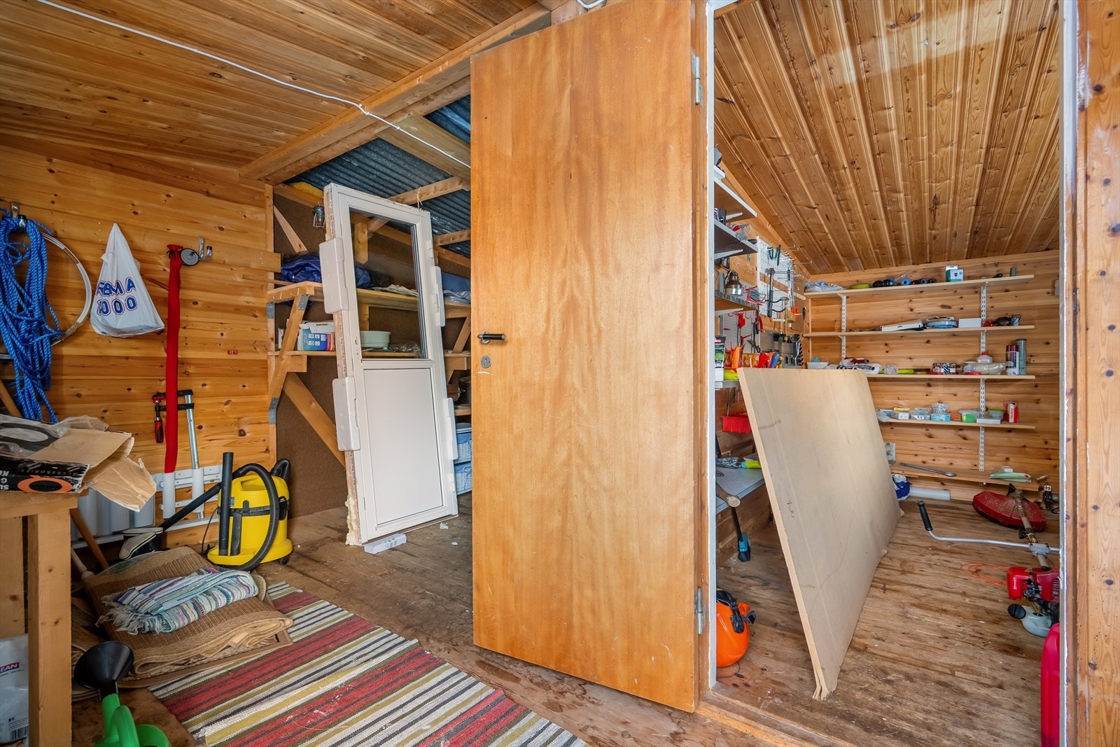 Uthus Galleribilde