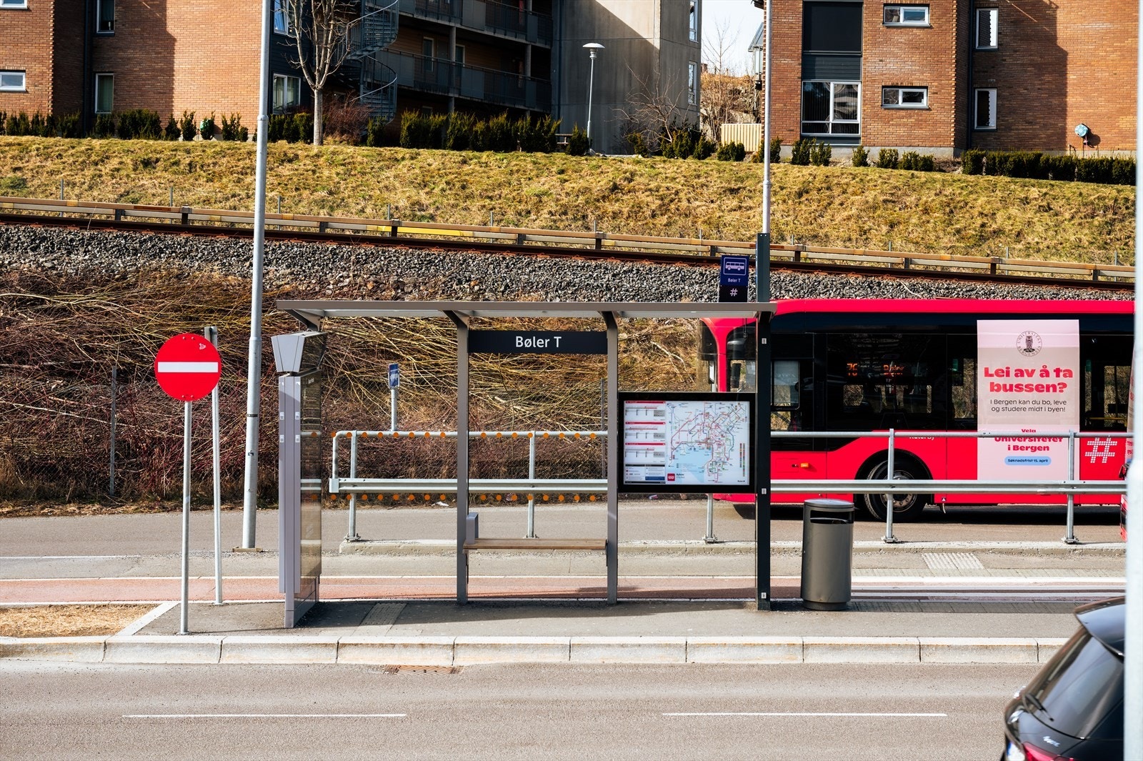 Nærhet til både T-bane og buss, ca. 2 minutters gange fra eiendommen Galleribilde