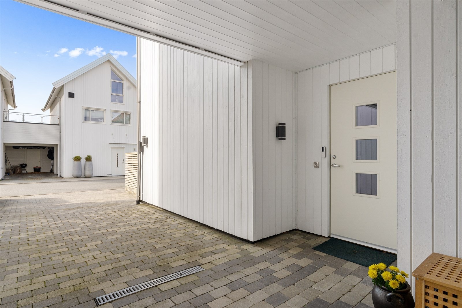 Inngangsparti. Galleribilde