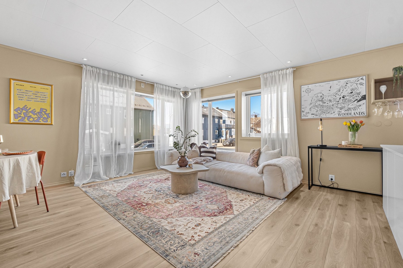 Stor og innholdsrik selveierleilighet med attraktiv, sentrumsnær beliggenhet. Galleribilde