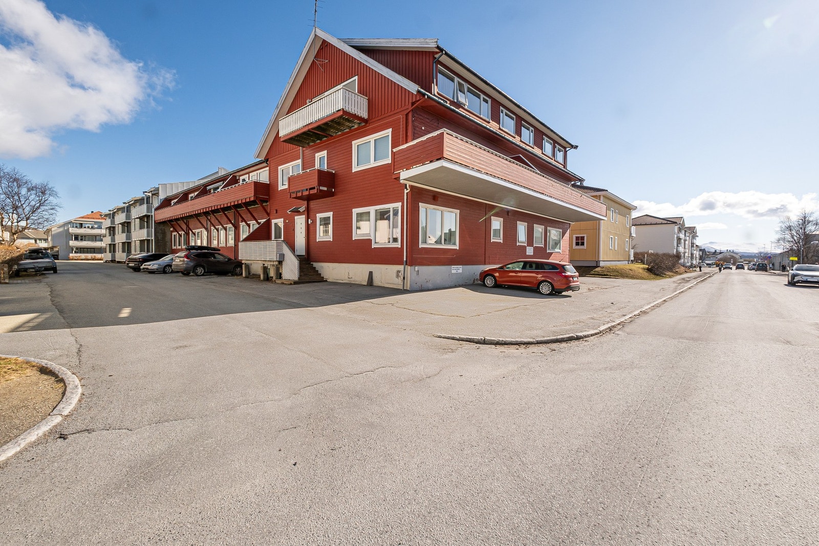 Passer ikke oppsatt visning? Kontakt megler, så ordner vi. Velkommen! Galleribilde