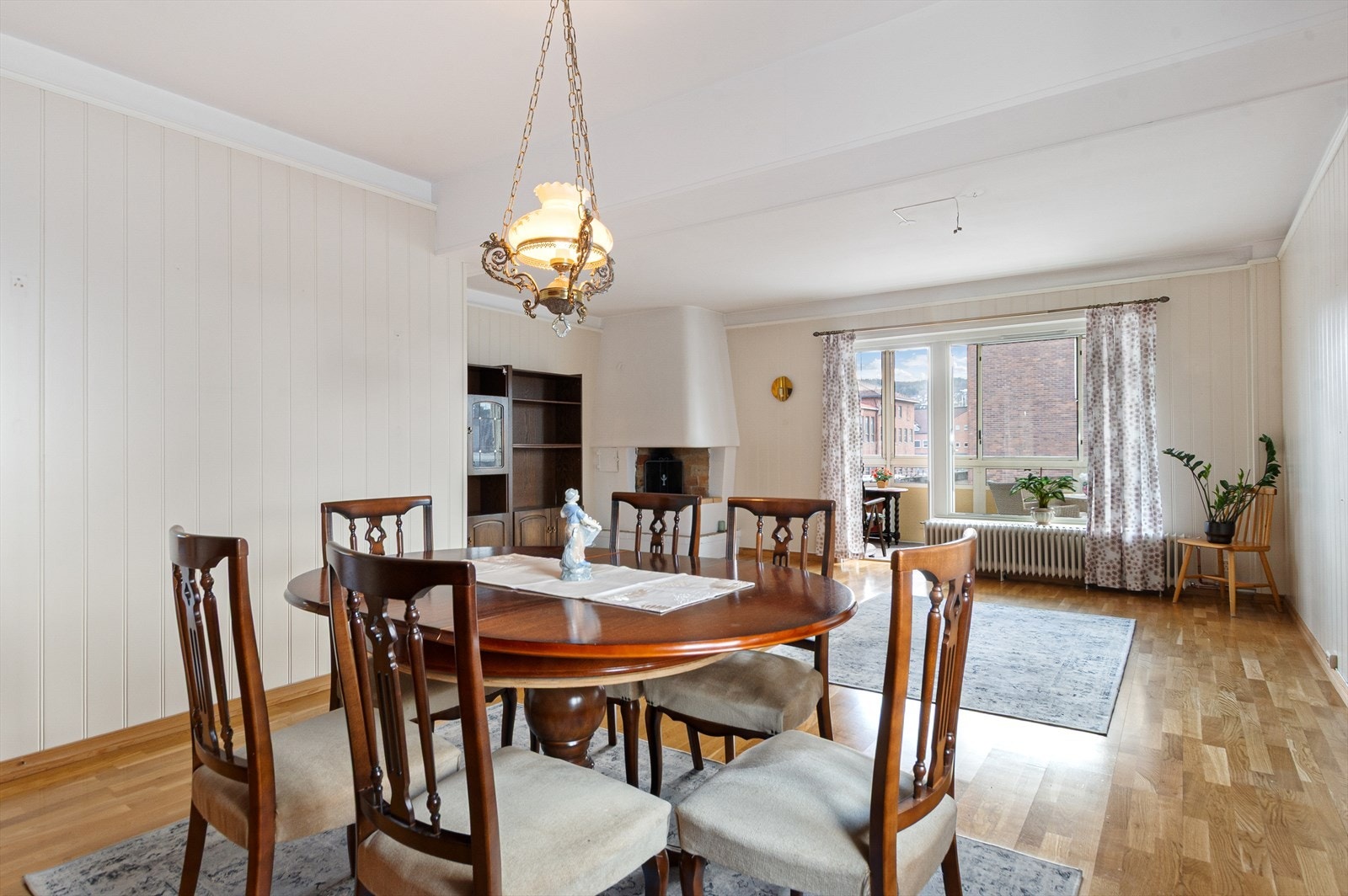 Stuen er romslig så her er det flere møbleringsmuligheter! Galleribilde