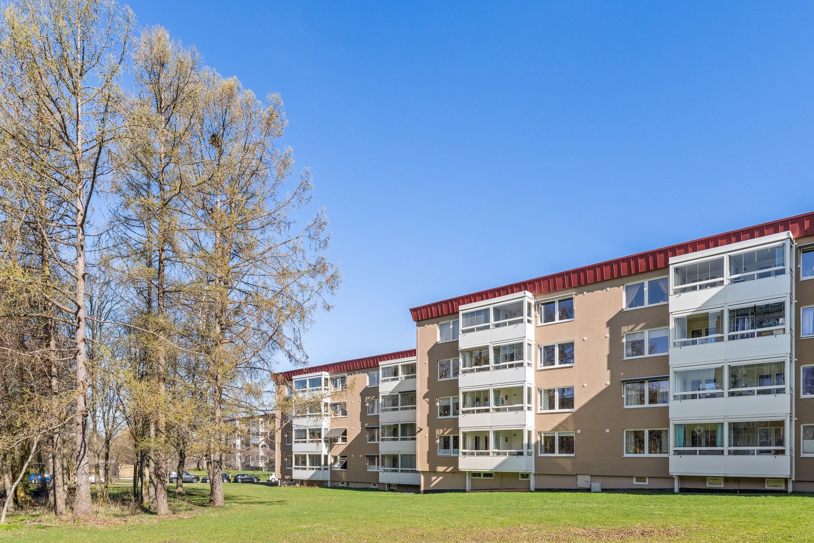 Borettslaget har flotte fellesområder med lekeplasser og sittegrupper. Galleribilde