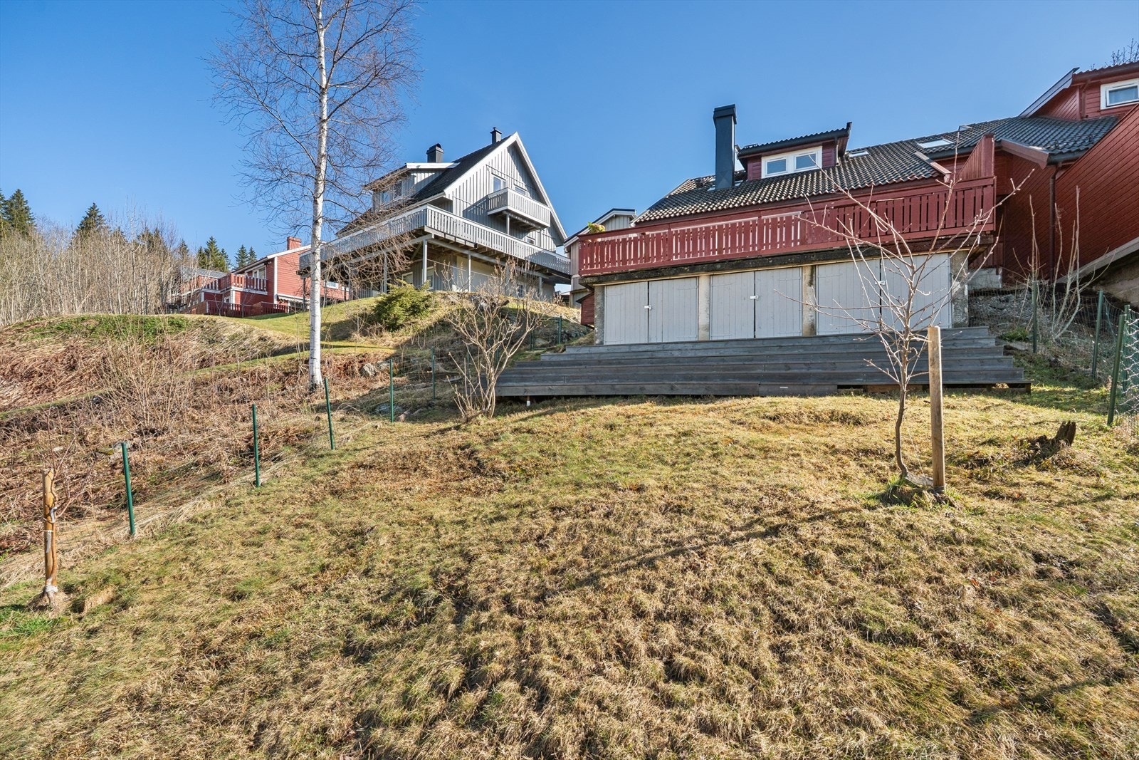 Flott hage med boltreplass for de minste i familien. Galleribilde