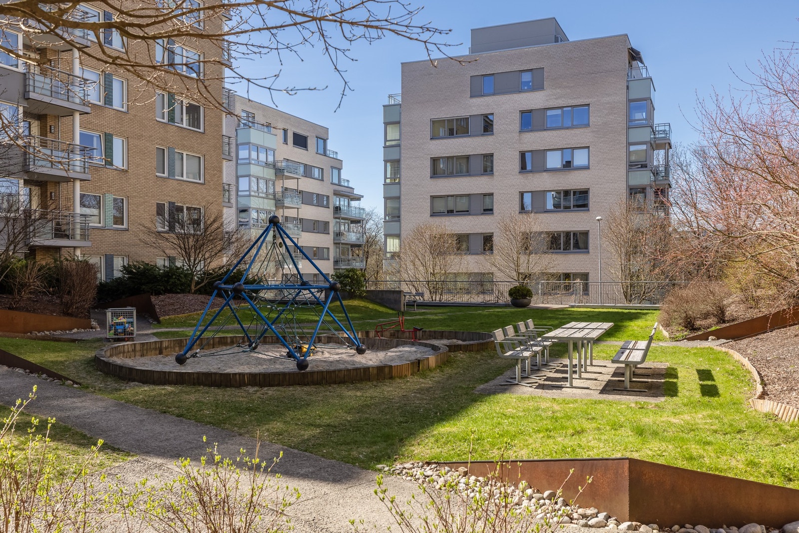 Beboerne i borettslaget har fortrinnsrett i FUS barnehage i nabobygget. Galleribilde