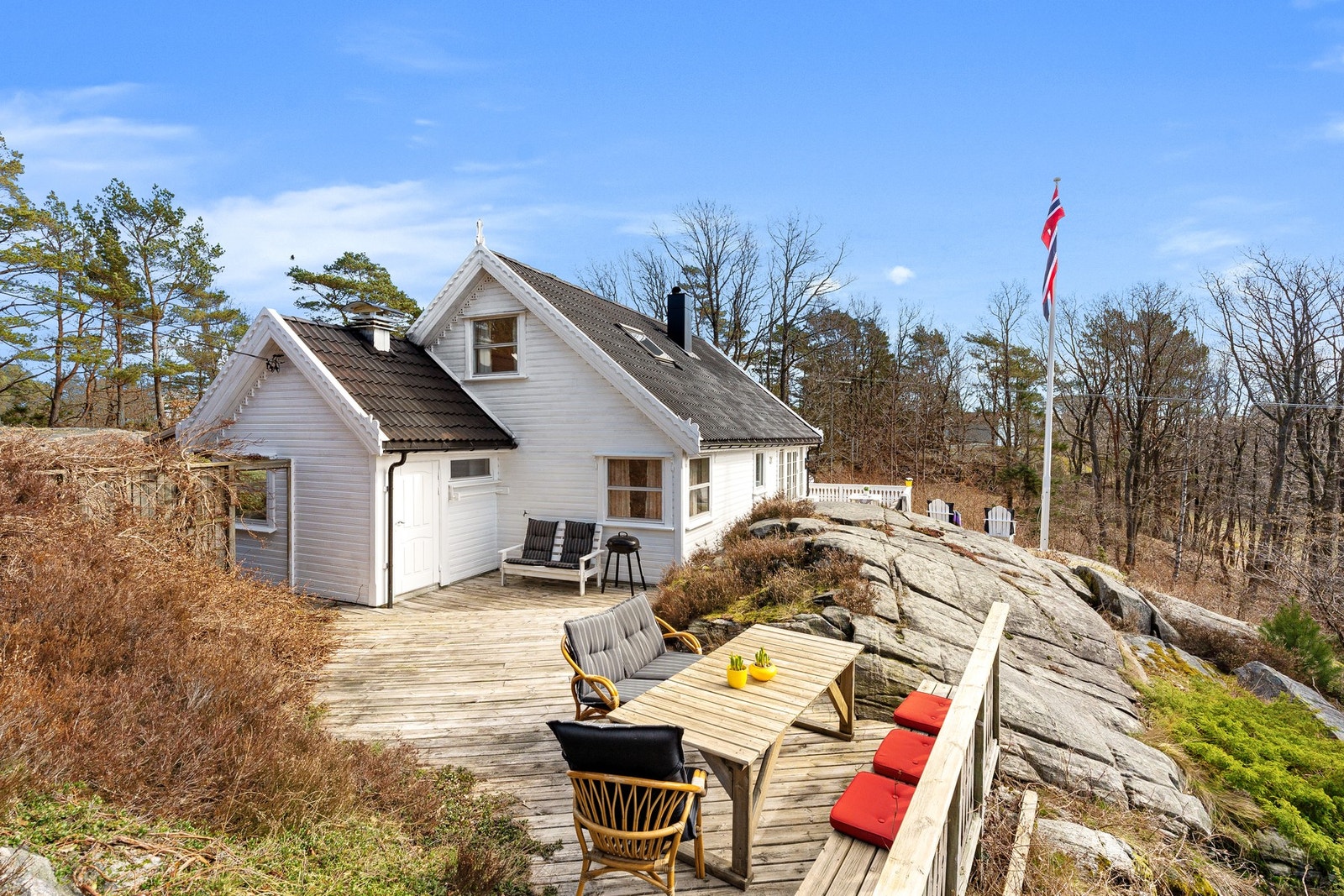 Hytte med flere terrasser Galleribilde