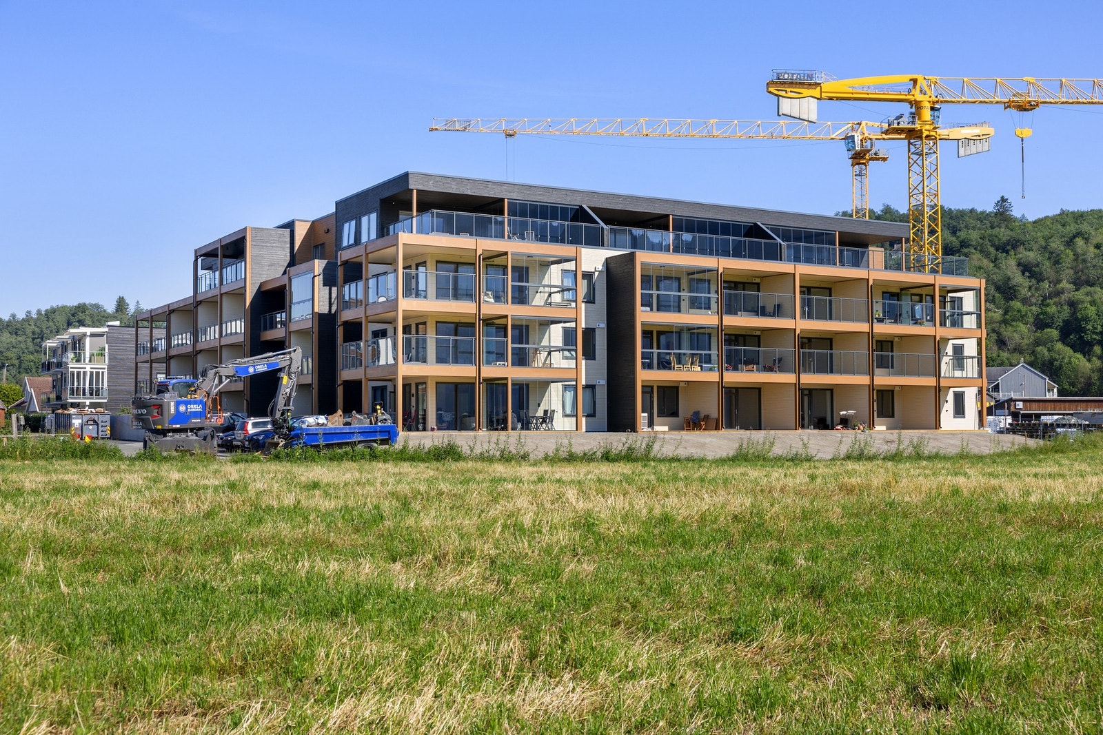 Losjevegen Park ligger solrikt og landlig til, men samtidig med umiddelbar nærhet til innholdsrike Melhus sentrum. Galleribilde
