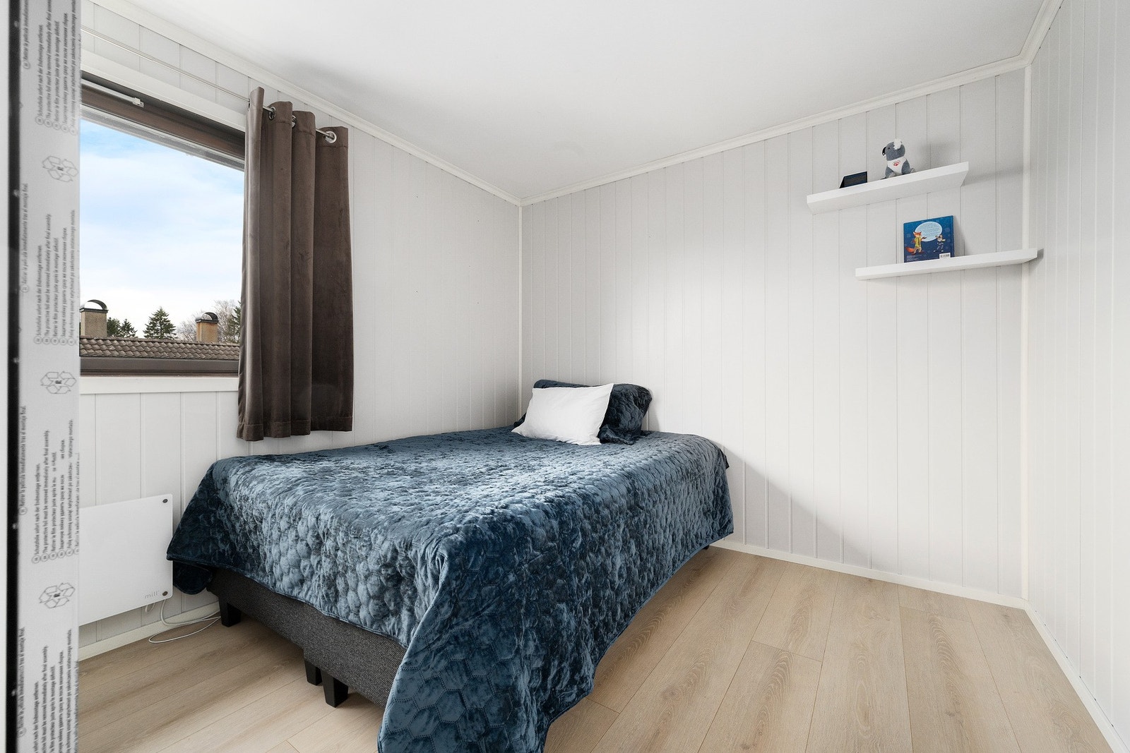 Soverom 4 med plass til dobbeltseng Galleribilde