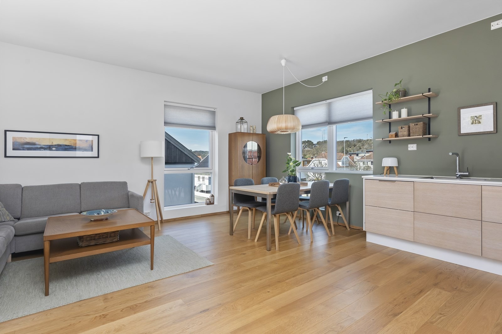 Vannbåren varme i stuekjøkken og entré. Galleribilde