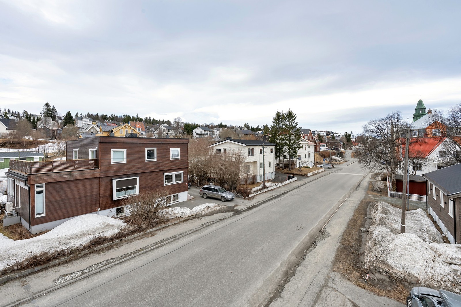Rolig sentrumsgate Galleribilde