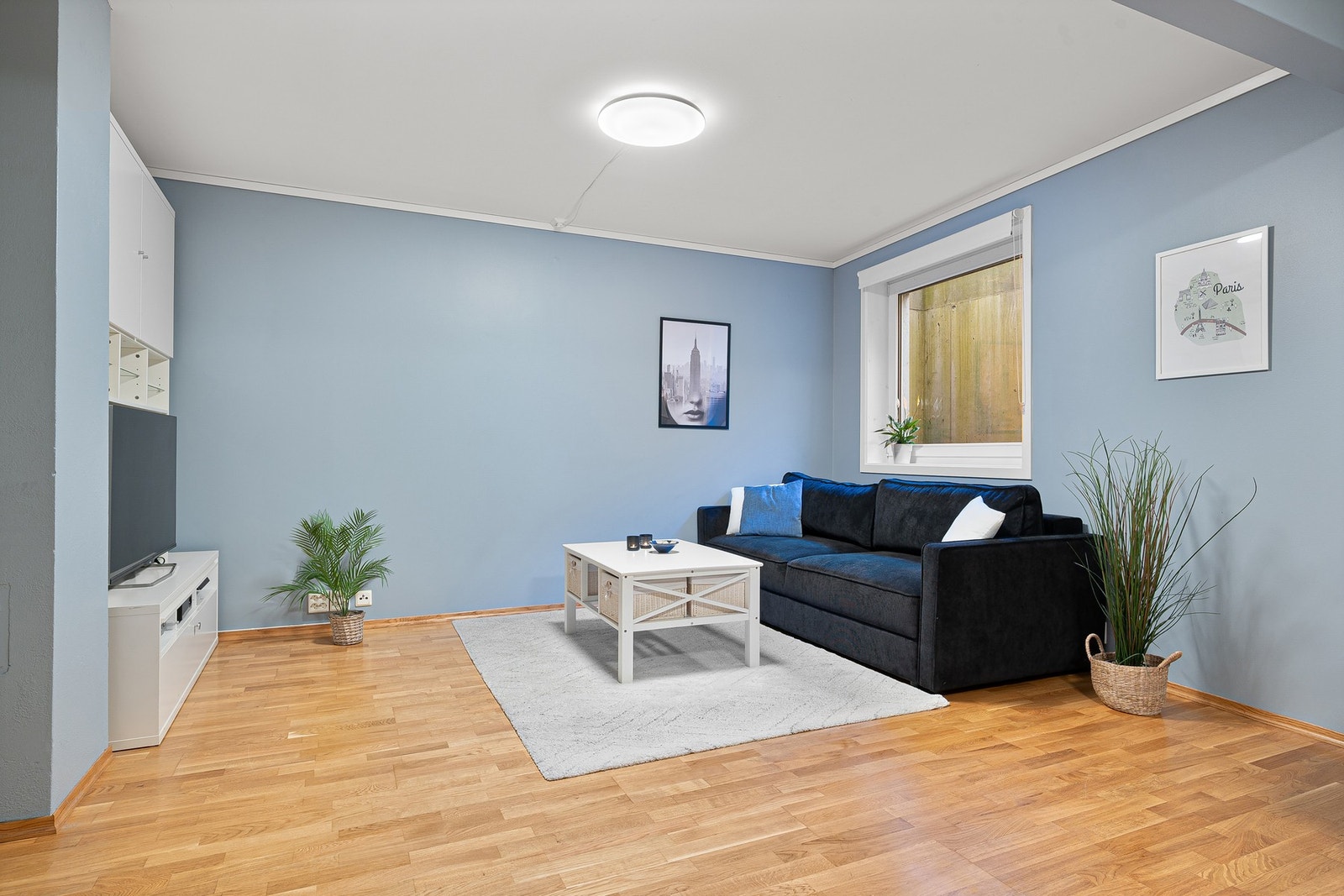 Videre i kjelleren har man en romslig kjellerstue på 25,8m². Galleribilde