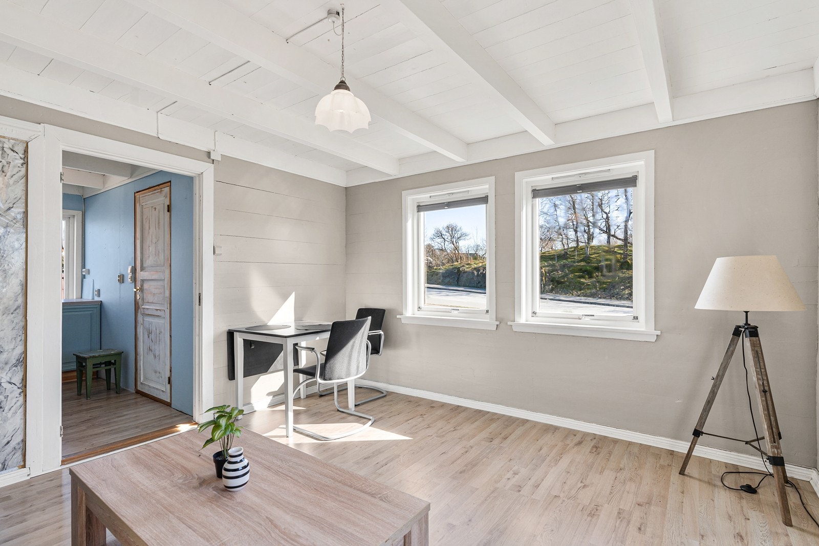 Det er plass til å innrede med sofagruppe og ellers anent ønsket møblement. Galleribilde
