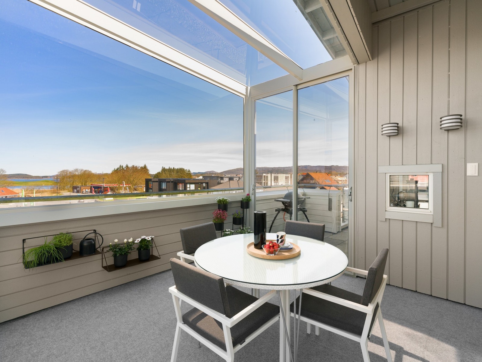 Her har man god plass til spisebord. Galleribilde