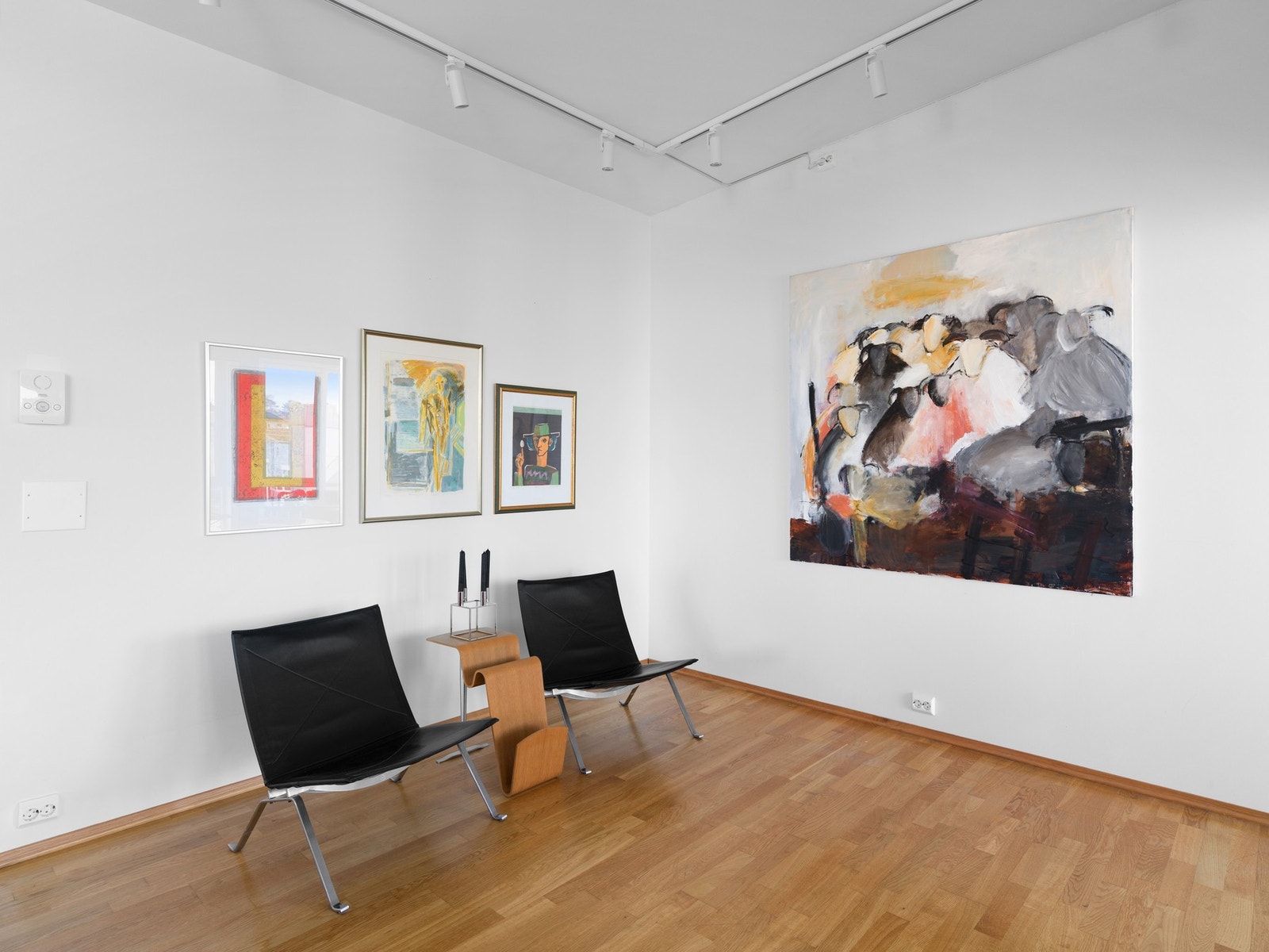 I stuen har man god takhøyde som gjør mye med romfølelsen. Galleribilde