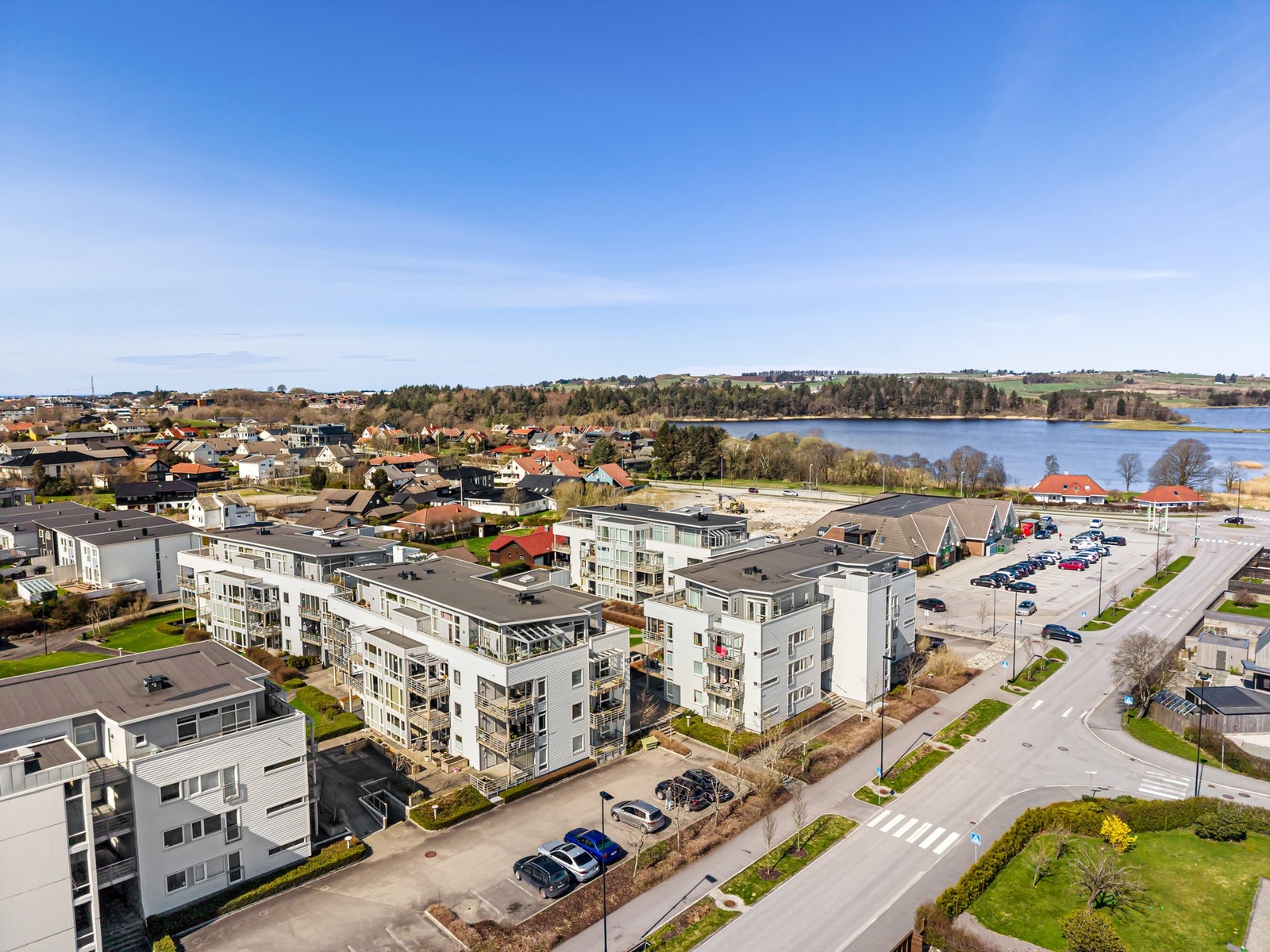 Det er kort avstand til et rikt tilbud av gode skole- og barnehagetilbud. Galleribilde