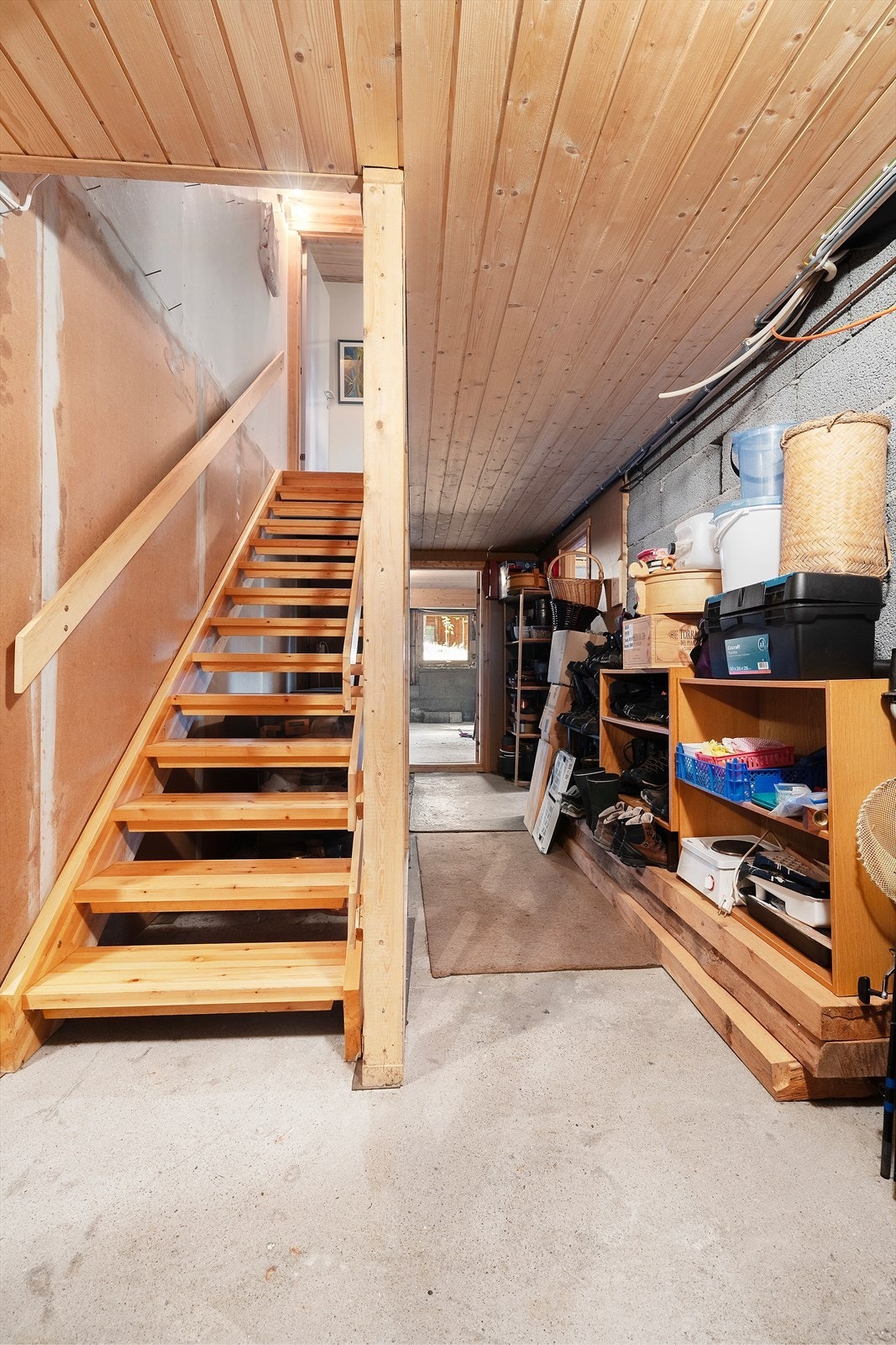 Kjelleren byr på stort potensial. Her er det lagt opp til å kunne etablere bad med badstue, kjellerstue og egen inngang til kjelleren. Galleribilde