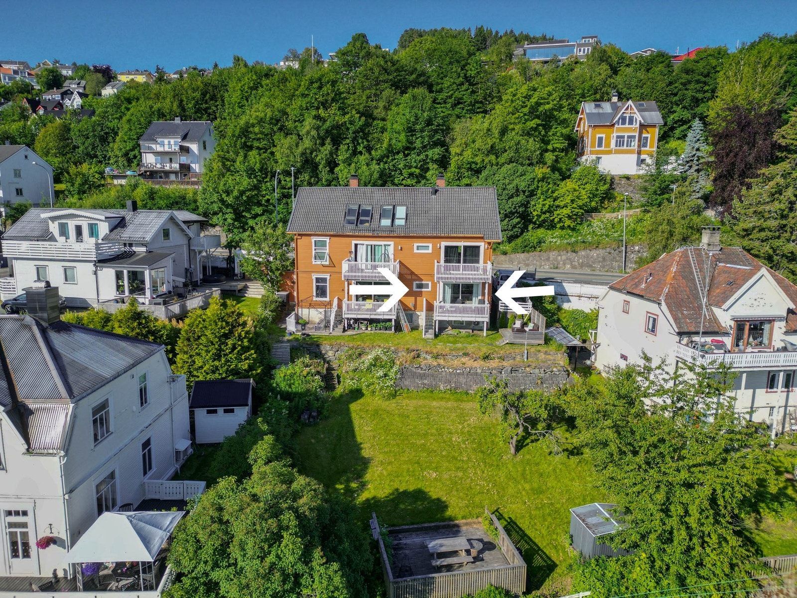 Fasade. Bygget ble oppsatt i 1916, men leilighetene ble ombygd og oppusset i 2007. Galleribilde